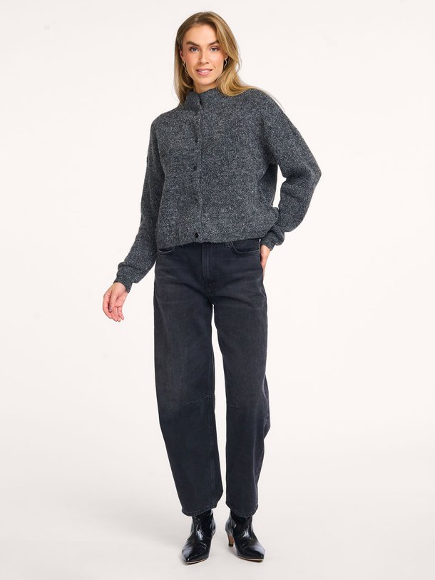 Ontdek de Alpha alpacamix vest met lurex van Gestuz in de kleur donkergrijs bij Orangebag. Op werkdagen voor 21:45 besteld, morgen in huis.