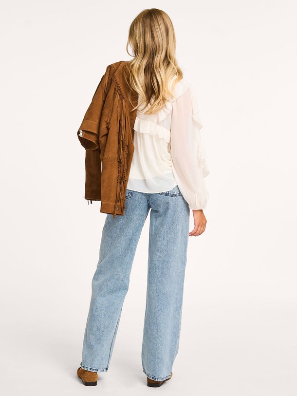 Ontdek de Nils geweven blouse van ba-sh in de kleur ecru bij Orangebag. Op werkdagen voor 21:45 besteld, morgen in huis.