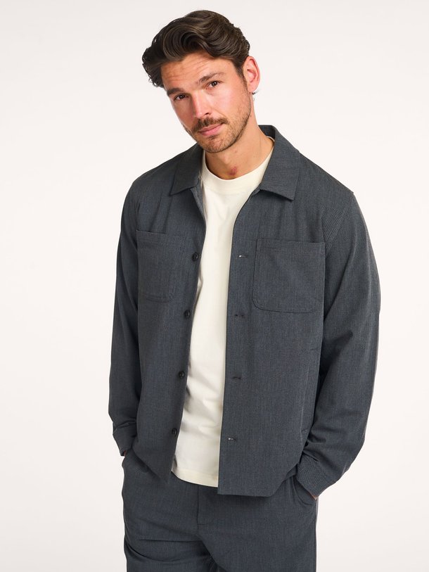 Ontdek de Marseille viscosemix jack van Les Deux in de kleur donkergrijs bij Orangebag. Op werkdagen voor 21:45 besteld, morgen in huis.