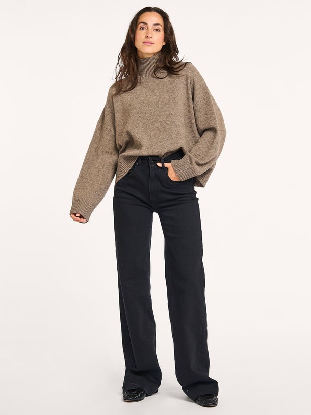 Ontdek de Rosa high waist loose fit stretch jeans van Lois in de kleur zwart bij Orangebag. Op werkdagen voor 21:45 besteld, morgen in huis.