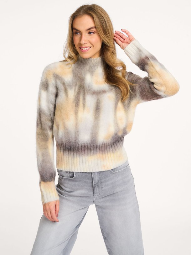 Ontdek de Alpacamix trui met dessin van Yaya in de kleur taupe bij Orangebag. Op werkdagen voor 21:45 besteld, morgen in huis.