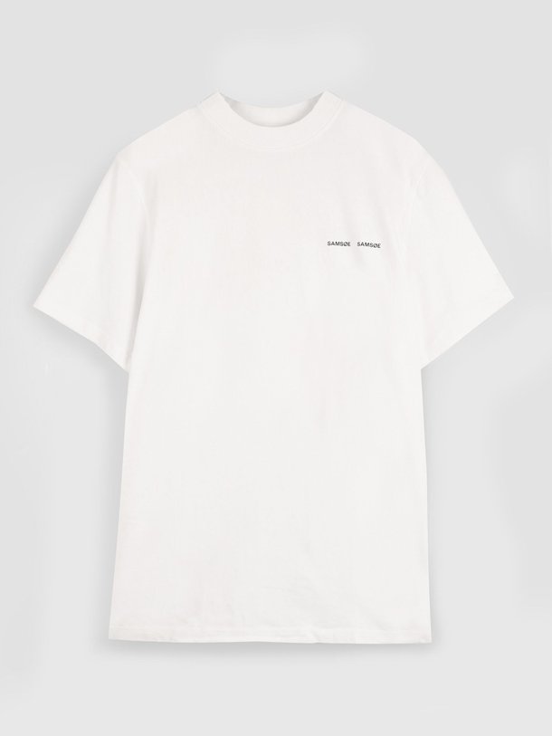 Ontdek de Norsbro organic cotton T-shirt van Samsoe Samsoe in de kleur wit bij Orangebag. Op werkdagen voor 21:45 besteld, morgen in huis.