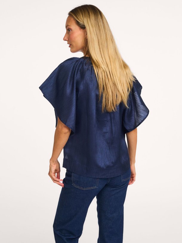Ontdek de Vina geweven top van By-Bar in de kleur donkerblauw bij Orangebag. Op werkdagen voor 21:45 besteld, morgen in huis.