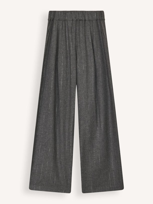 Ontdek de Wolmix krijtstreep broek van No Man's Land in de kleur donkergrijs bij Orangebag. Op werkdagen voor 21:45 besteld, morgen in huis.