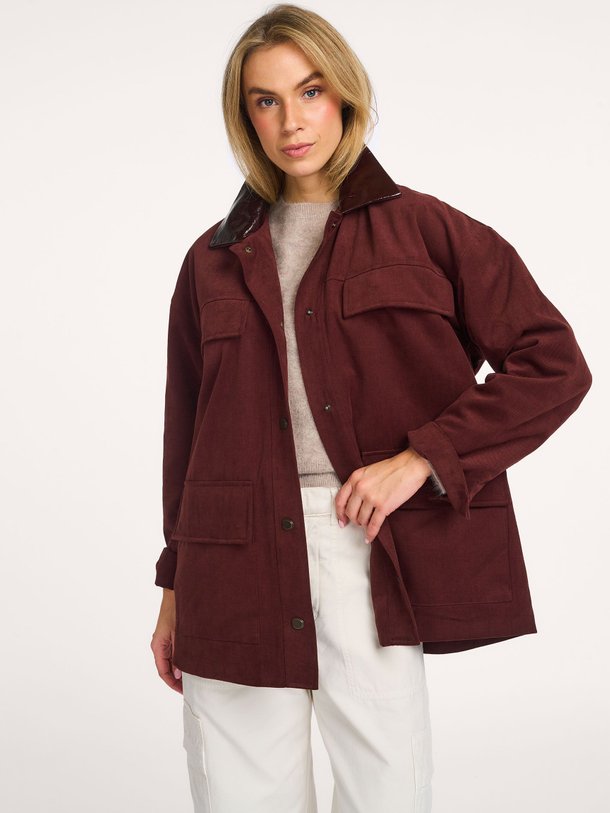 Ontdek de Catskill katoenen velours jack van Sessun in de kleur bruin bij Orangebag. Op werkdagen voor 21:45 besteld, morgen in huis.