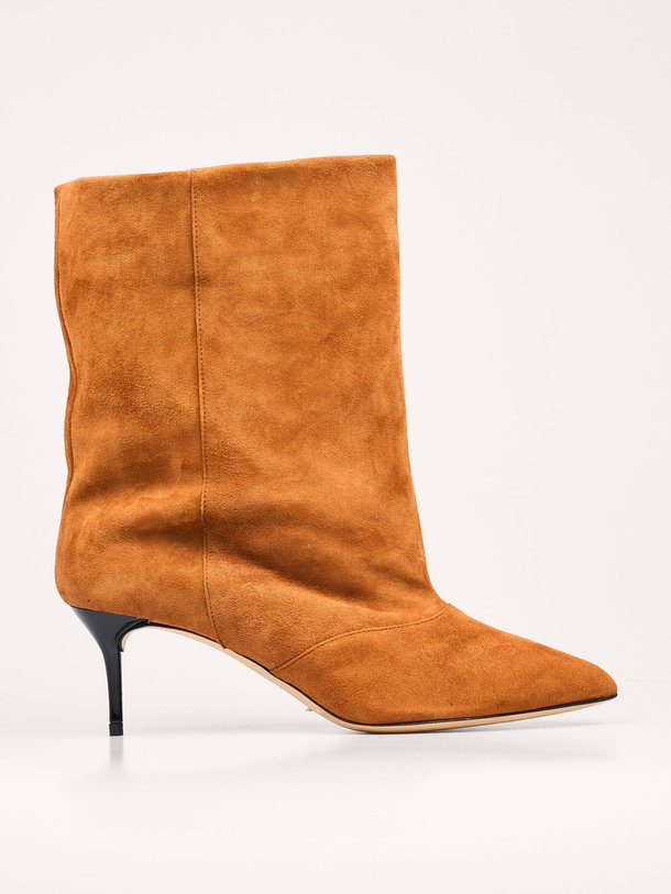 Ontdek de Low Loly suède lage laarzen van Iro in de kleur camel bij Orangebag. Op werkdagen voor 21:45 besteld, morgen in huis.