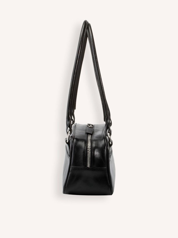 Ontdek de Nomi mini lederen schoudertas van Vagabond Shoemakers in de kleur zwart bij Orangebag. Op werkdagen voor 21:45 besteld, morgen in huis.