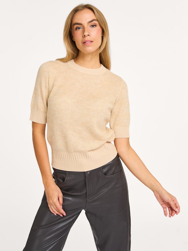 Ontdek de Alpacamix gemêleerde trui van Yaya in de kleur zand bij Orangebag. Op werkdagen voor 21:45 besteld, morgen in huis.