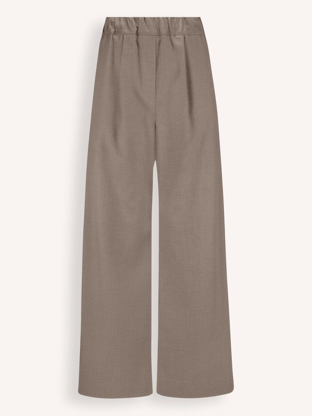 Ontdek de Benji viscosemix gemêleerde wide leg broek van By-Bar in de kleur bruin bij Orangebag. Op werkdagen voor 21:45 besteld, morgen in huis.