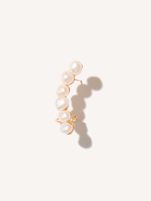 Ontdek de Kate vergulde one piece oorsteker met parels van Mimi et Toi in de kleur goudkleur bij Orangebag. Op werkdagen voor 21:45 besteld, morgen in huis.