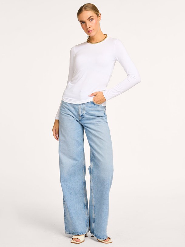 Ontdek de M001 Soft Touch viscosemix longsleeve van Majestic Filatures in de kleur wit bij Orangebag. Op werkdagen voor 21:45 besteld, morgen in huis.