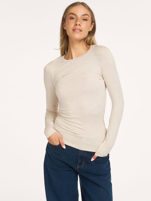 Ontdek de M001 Soft Touch viscosemix longsleeve van Majestic Filatures in de kleur beige bij Orangebag. Op werkdagen voor 21:45 besteld, morgen in huis.
