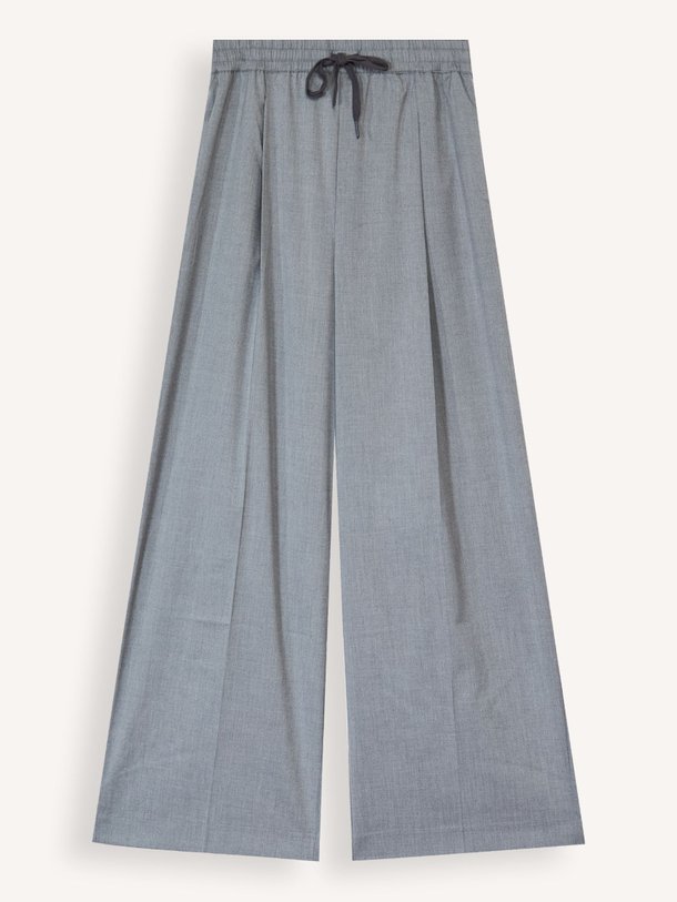 Ontdek de Sarila viscosemix broek van Samsoe Samsoe in de kleur grijs bij Orangebag. Op werkdagen voor 21:45 besteld, morgen in huis.