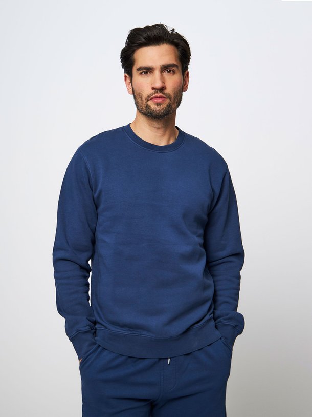 Ontdek de Organic cotton sweater van Colorful Standard in de kleur donkerblauw bij Orangebag. Op werkdagen voor 21:45 besteld, morgen in huis.