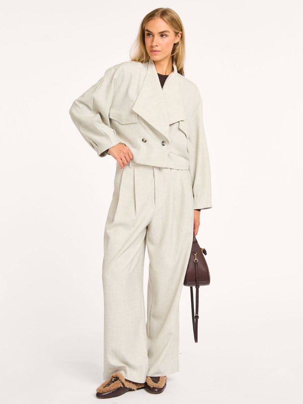 Ontdek de Wiana viscosemix gemêleerde broek van Gestuz in de kleur lichtgrijs bij Orangebag. Op werkdagen voor 21:45 besteld, morgen in huis.