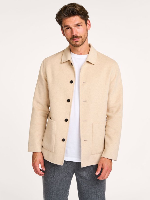 Ontdek de Wolmix overshirt van Profuomo in de kleur zand bij Orangebag. Op werkdagen voor 21:45 besteld, morgen in huis.