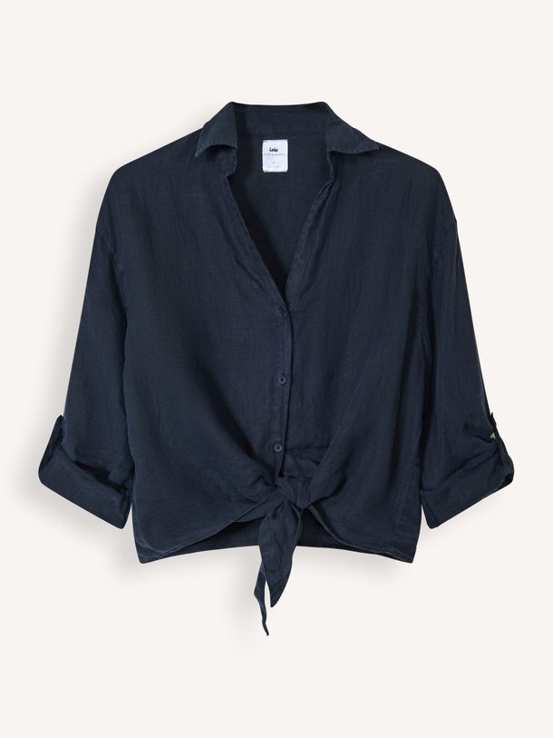 Ontdek de Pia linnen blouse van Lois in de kleur Donkerblauw bij Orangebag. Op werkdagen voor 21:45 besteld, morgen in huis.