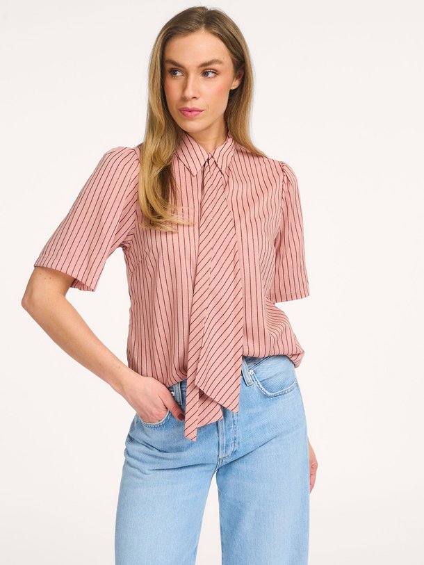 Ontdek de Veronne viscosemix gestreepte blouse met lurex van Aaiko in de kleur Roze bij Orangebag. Op werkdagen voor 21:45 besteld, morgen in huis.