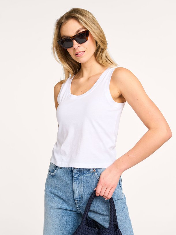 Ontdek de Apo katoenen tanktop van American Vintage in de kleur wit bij Orangebag. Op werkdagen voor 21:45 besteld, morgen in huis.