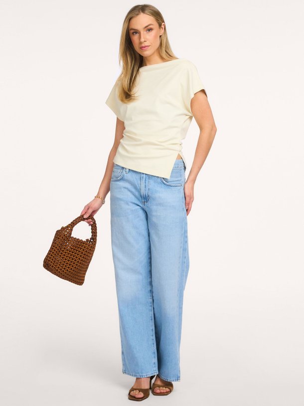 Ontdek de Katoenmix off shoulder top van Closed in de kleur Crème bij Orangebag. Op werkdagen voor 21:45 besteld, morgen in huis.