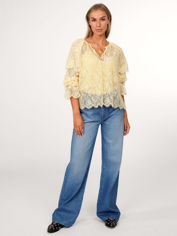 Ontdek de Zilan geweven kanten top van Dante 6 in de kleur geel bij Orangebag. Op werkdagen voor 21:45 besteld, morgen in huis.