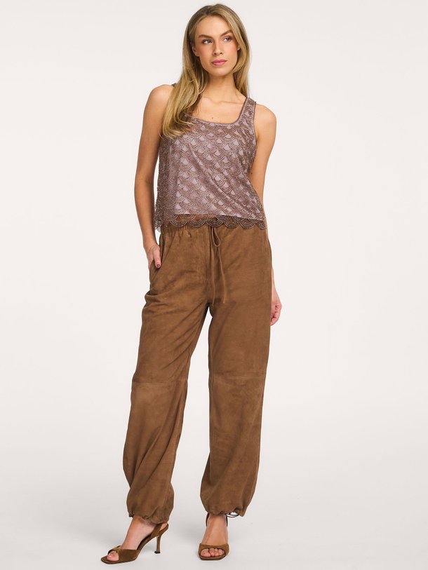 Ontdek de Aneli geweven top met kralen van Rotate Birger Christensen in de kleur Taupe bij Orangebag. Op werkdagen voor 21:45 besteld, morgen in huis.