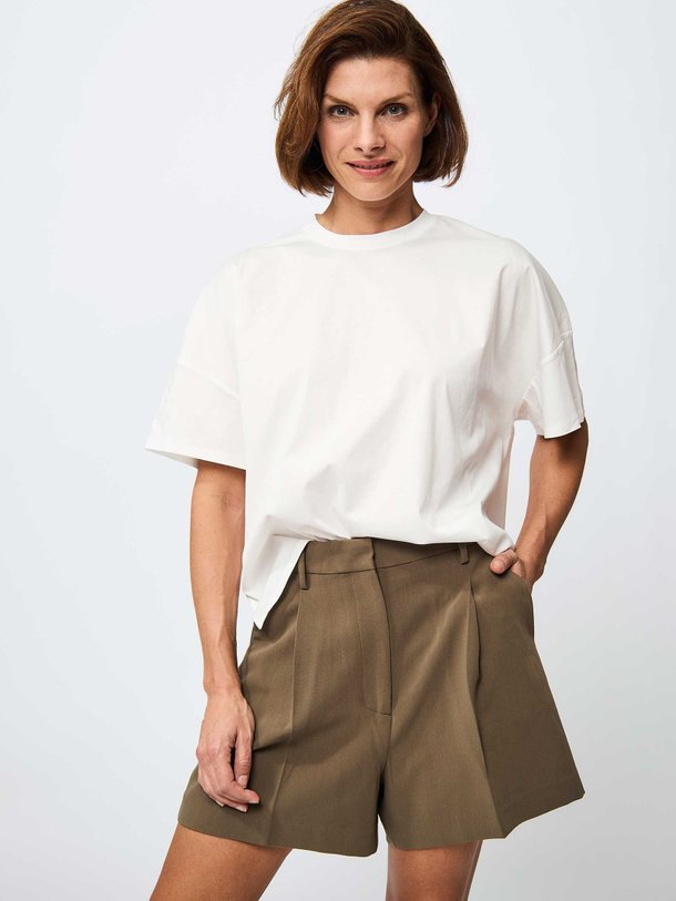 Ontdek de Ghita organic cotton oversized T-shirt van Second Female in de kleur wit bij Orangebag. Op werkdagen voor 21:45 besteld, morgen in huis.