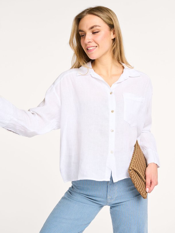 Ontdek de Nima linnen blouse van By-Bar in de kleur wit bij Orangebag. Op werkdagen voor 21:45 besteld, morgen in huis.