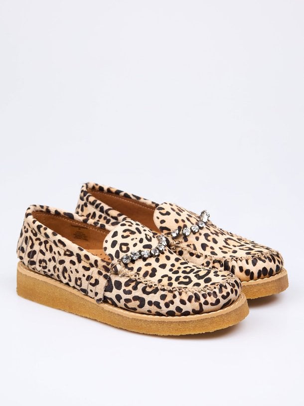 Forte_Forte Lederen Leopard Ponyhair Loafers - Zand Ontdek de Lederen leopard ponyhair loafers van forte_forte in de kleur zand bij Orangebag. Op werkdagen voor 21:45 besteld, morgen in huis.