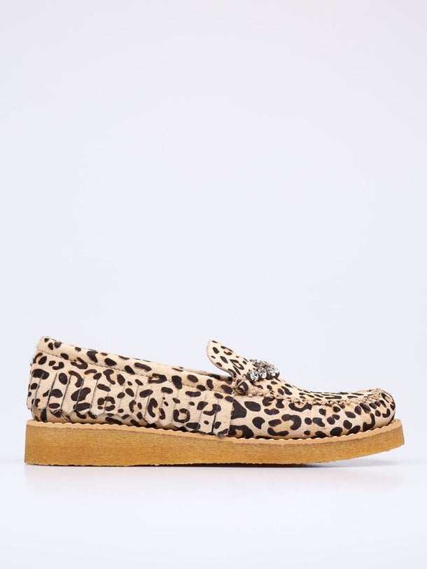 Forte_Forte Lederen Leopard Ponyhair Loafers - Zand Ontdek de Lederen leopard ponyhair loafers van forte_forte in de kleur zand bij Orangebag. Op werkdagen voor 21:45 besteld, morgen in huis.