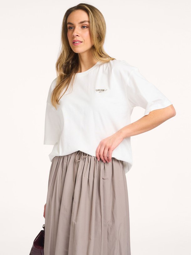 Ontdek de Vera katoenen T-shirt van Sofie Schnoor in de kleur Wit bij Orangebag. Op werkdagen voor 21:45 besteld, morgen in huis.