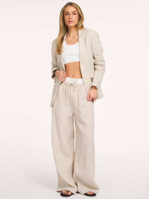 Ontdek de Wynston linnen broek van Closed in de kleur Zand bij Orangebag. Op werkdagen voor 21:45 besteld, morgen in huis.