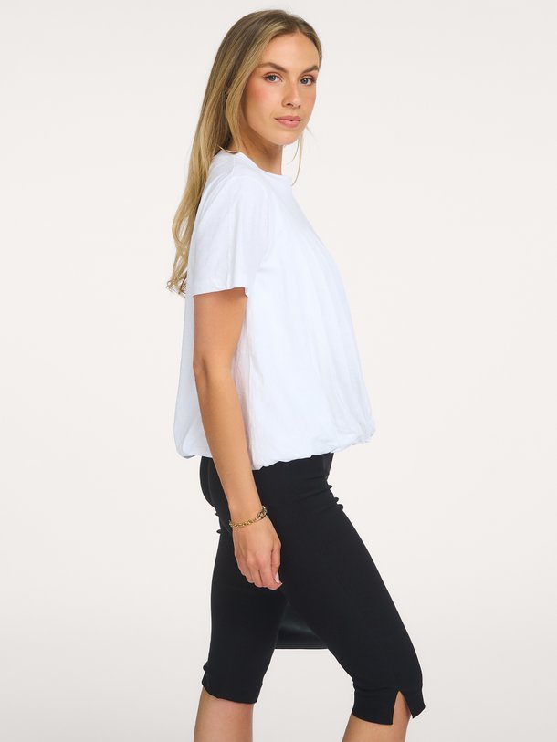 Ontdek de Fatima Balloon Tee van Karen By Simonsen bij Orangebag. Op werkdagen voor 21:45 besteld, morgen in huis.