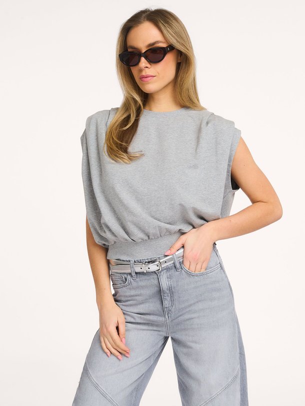 Ontdek de Calluna katoenmix top van Drykorn in de kleur Grijs bij Orangebag. Op werkdagen voor 21:45 besteld, morgen in huis.