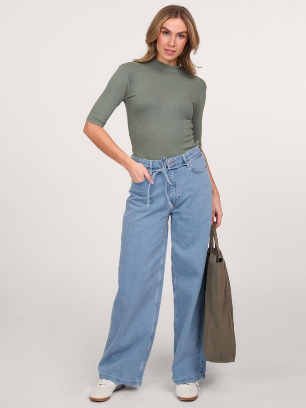 Ontdek de Isolde high waist wide leg stretch jeans van Modstrom in de kleur lichtblauw bij Orangebag. Op werkdagen voor 21:45 besteld, morgen in huis.