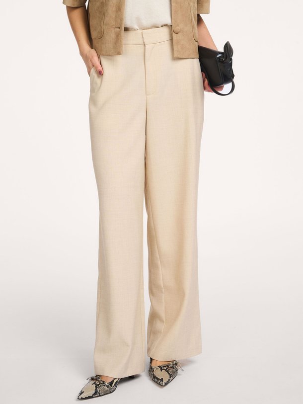 Ontdek de Emmett viscosemix broek van Neo Noir in de kleur Beige bij Orangebag. Op werkdagen voor 21:45 besteld, morgen in huis.