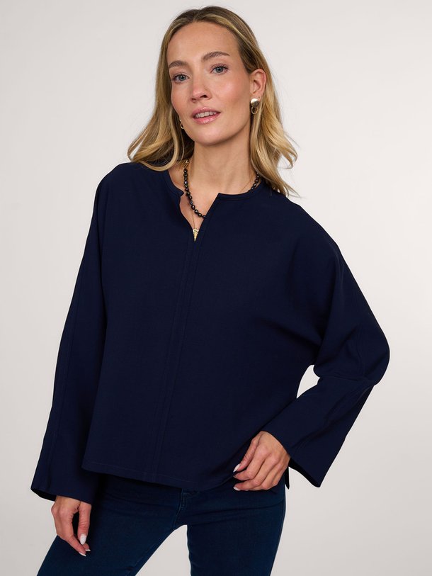 Ontdek de Ash geweven top van Trvl Drss in de kleur donkerblauw bij Orangebag. Op werkdagen voor 21:45 besteld, morgen in huis.