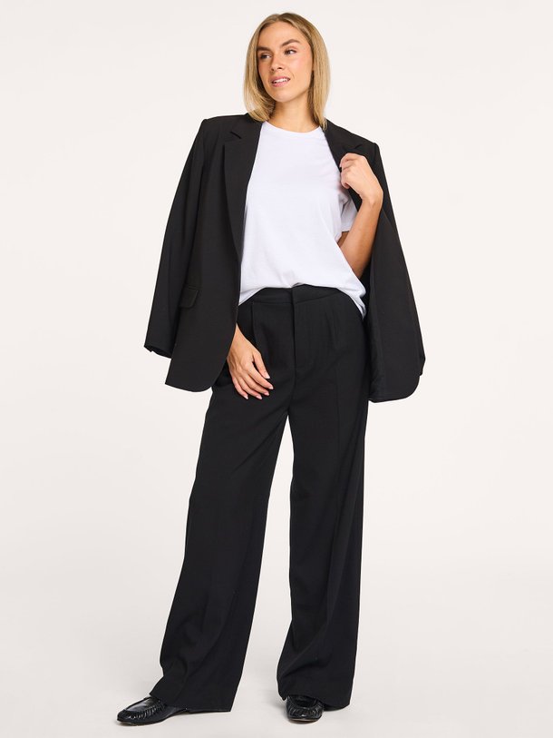 Ontdek de Tailor viscosemix wide leg pantalon van Copenhagen Muse in de kleur zwart bij Orangebag. Op werkdagen voor 21:45 besteld, morgen in huis.