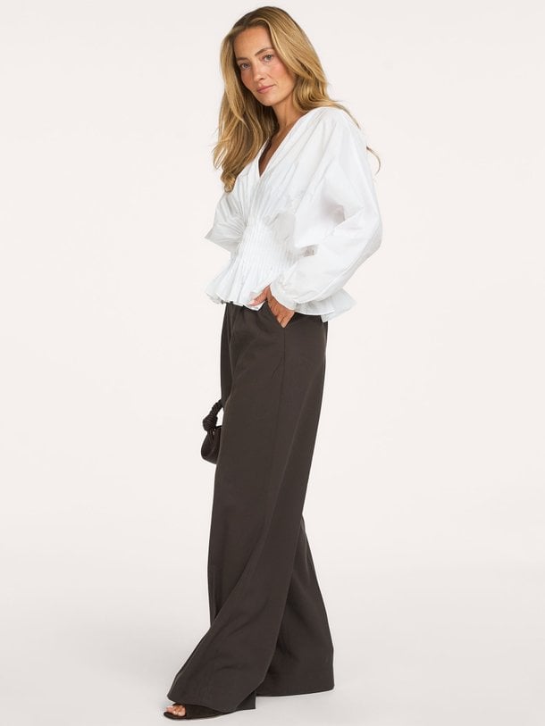 Copenhagen Muse Tailor viscosemix wide leg pantalon - Donkerbruin Ontdek de Tailor viscosemix wide leg pantalon van Copenhagen Muse in de kleur Donkerbruin bij Orangebag. Op werkdagen voor 21:45 besteld, morgen in huis.