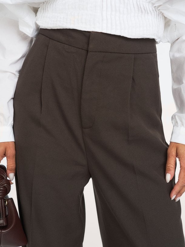 Copenhagen Muse Tailor viscosemix wide leg pantalon - Donkerbruin Ontdek de Tailor viscosemix wide leg pantalon van Copenhagen Muse in de kleur Donkerbruin bij Orangebag. Op werkdagen voor 21:45 besteld, morgen in huis.