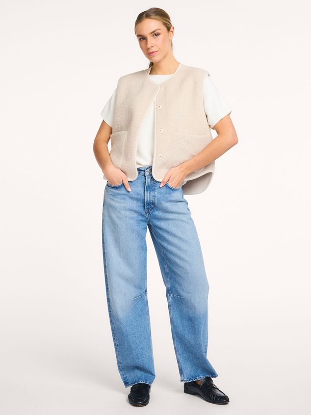 Ontdek de Ted geweven reversible teddy gilet van Knit-ted in de kleur Ecru bij Orangebag. Op werkdagen voor 21:45 besteld, morgen in huis.