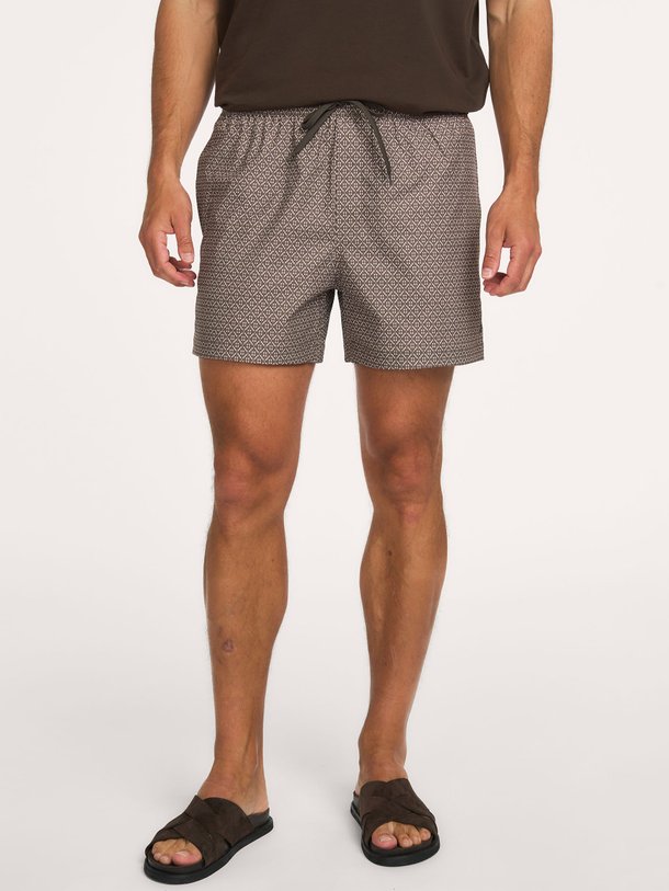Samsoe Samsoe Moses Swim Shorts Aop 14702 Ontdek de MOSES SWIM SHORTS AOP 14702 van Samsoe Samsoe bij Orangebag. Op werkdagen voor 21:45 besteld, morgen in huis.