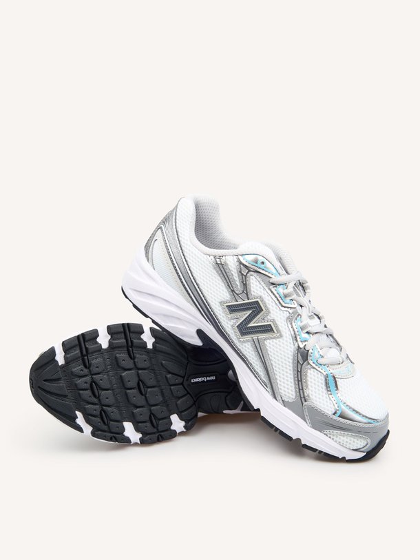 Ontdek de U740, mesh sneakers van New Balance bij Orangebag. Op werkdagen voor 21:45 besteld, morgen in huis.