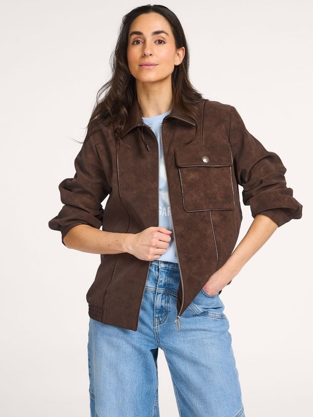 Baum und Pferdgarten Beline leatherlook jas - Bruin Ontdek de Beline leatherlook jas van Baum und Pferdgarten in de kleur Bruin bij Orangebag. Op werkdagen voor 21:45 besteld, morgen in huis.