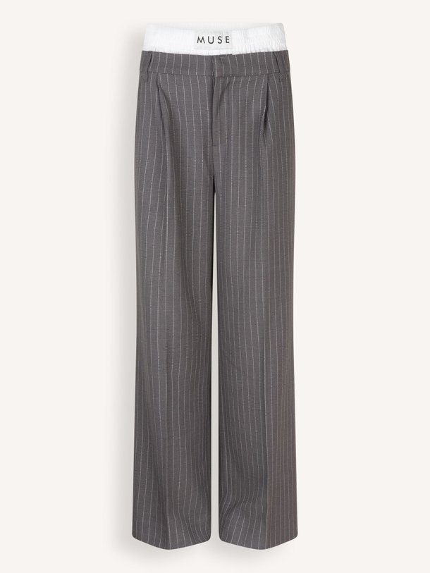 Ontdek de Tailor viscosemix wide leg broek van Copenhagen Muse in de kleur grijs bij Orangebag. Op werkdagen voor 21:45 besteld, morgen in huis.