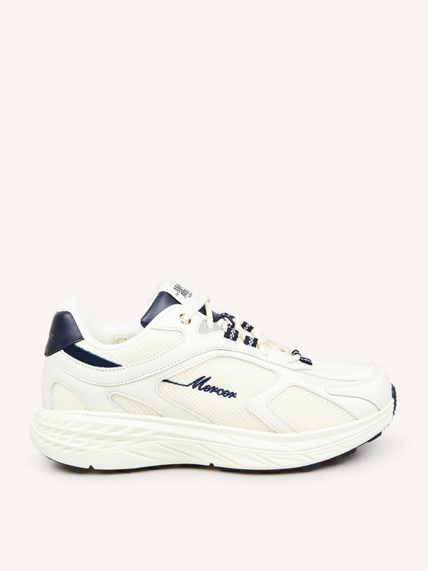 Ontdek de The Re-Run Max Evo mesh sneakers van Mercer Amsterdam in de kleur Off-white bij Orangebag. Op werkdagen voor 21:45 besteld, morgen in huis.