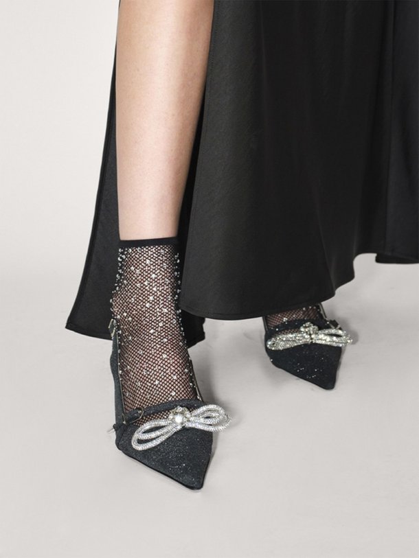 Ontdek de Net-sokken met strass van Dante 6 in de kleur Zwart bij Orangebag. Op werkdagen voor 21:45 besteld, morgen in huis.