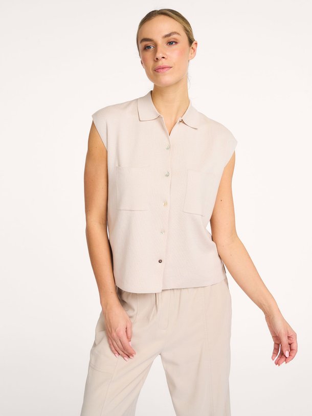 Ontdek de Pam katoenmix vest van Knit-ted in de kleur Crème bij Orangebag. Op werkdagen voor 21:45 besteld, morgen in huis.