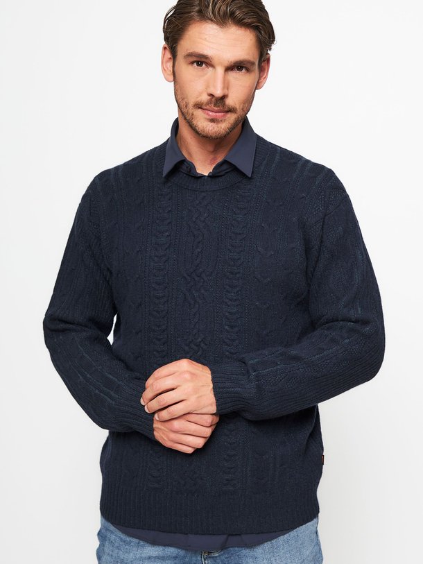 Ontdek de Kubiel wolmix trui met kabel patroon van Boss in de kleur donkerblauw bij Orangebag. Op werkdagen voor 21:45 besteld, morgen in huis.