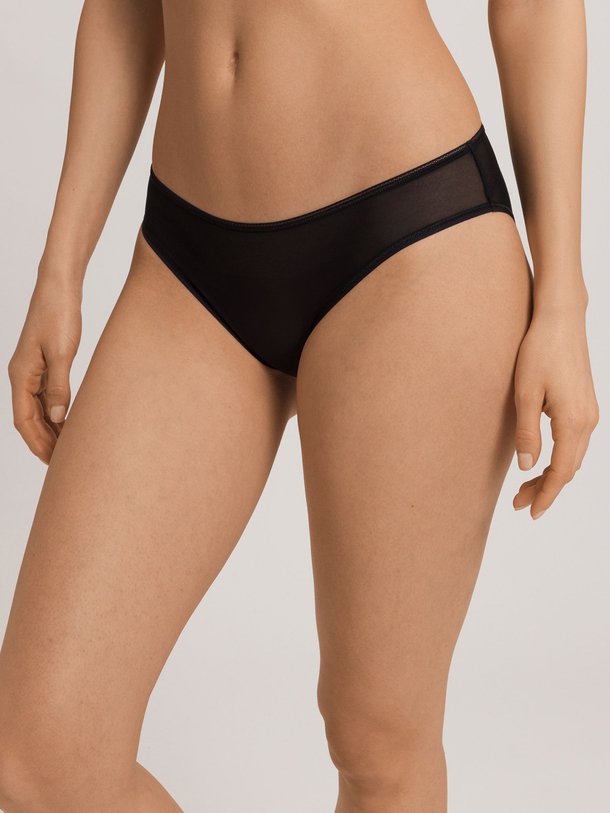 Ontdek de Smooth Illusion mesh slip van Hanro in de kleur zwart bij Orangebag. Op werkdagen voor 21:45 besteld, morgen in huis.